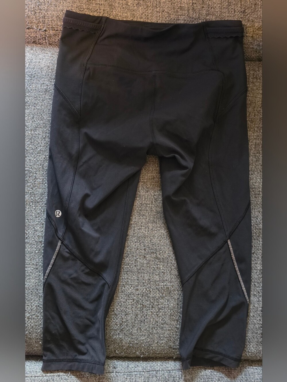 Lululemon Black Crop 19" Size 6